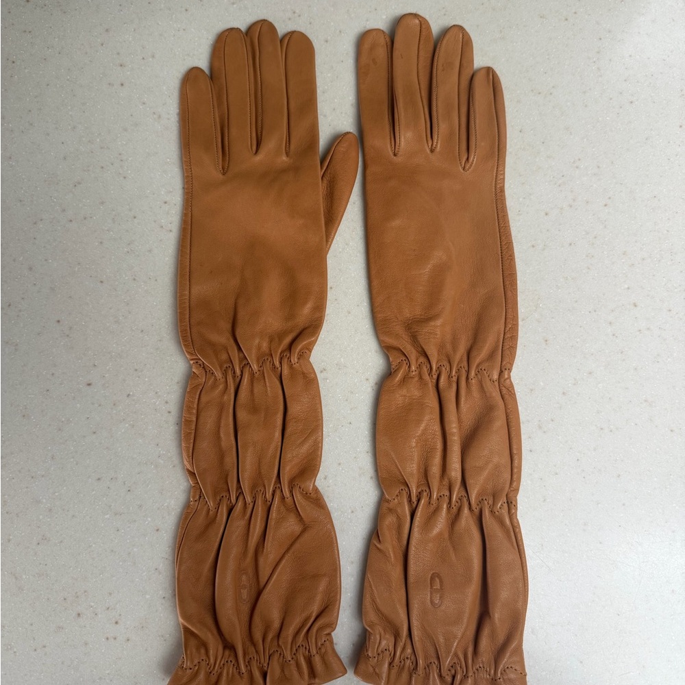 Elegant Tan Leather Gloves